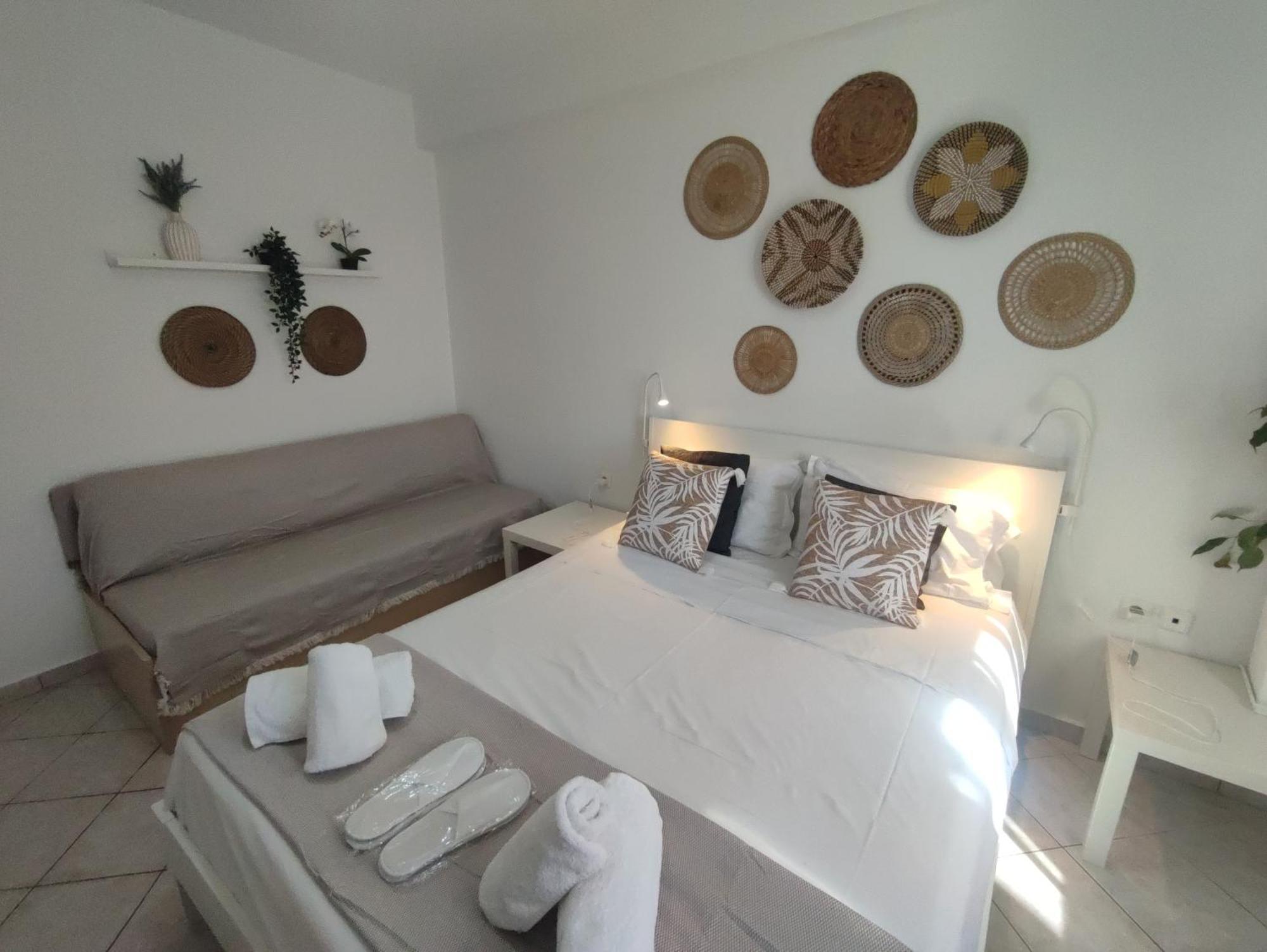 Seagull Apartments Néa Péramos Dış mekan fotoğraf