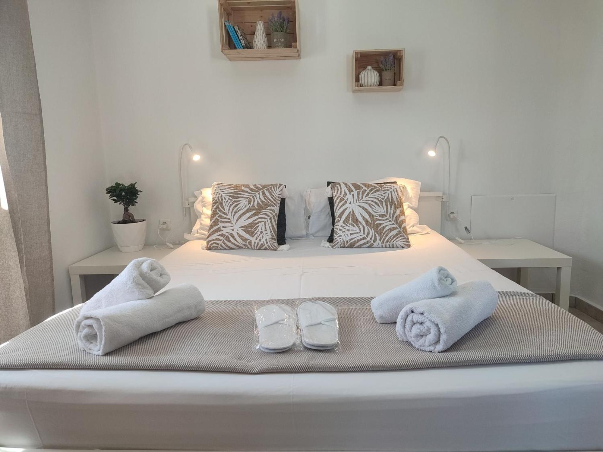 Seagull Apartments Néa Péramos Dış mekan fotoğraf