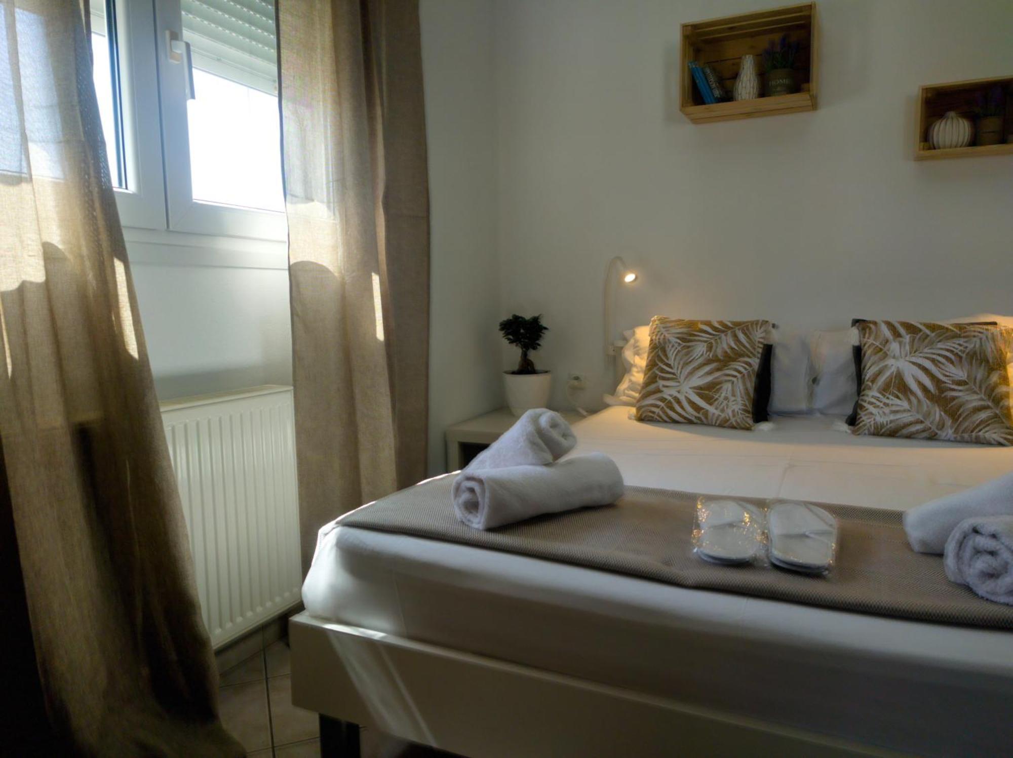Seagull Apartments Néa Péramos Dış mekan fotoğraf