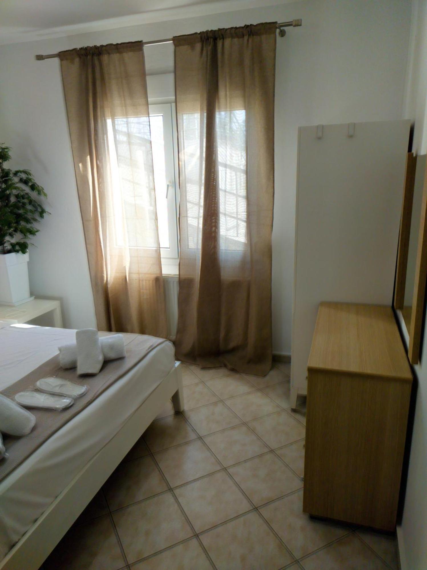 Seagull Apartments Néa Péramos Dış mekan fotoğraf